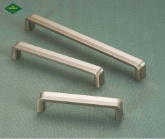 Simple and generous zinc alloy handle.